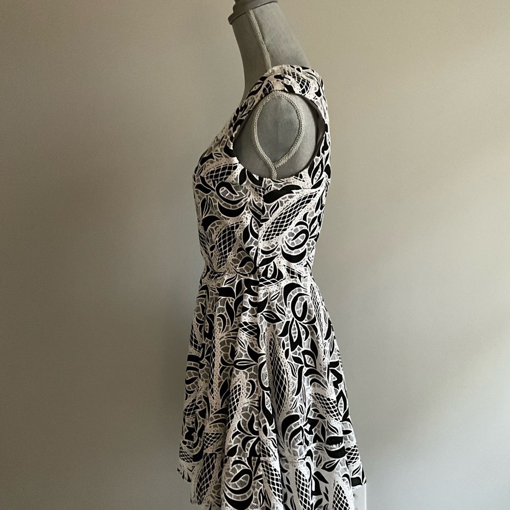 Collective Concepts Black & White Lace Dress Size Medium - Picture 5 of 10